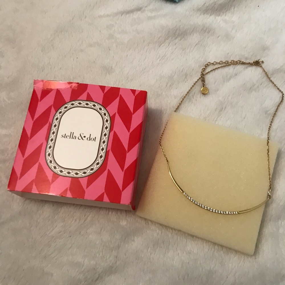 Stella and Dot Crescent Necklace